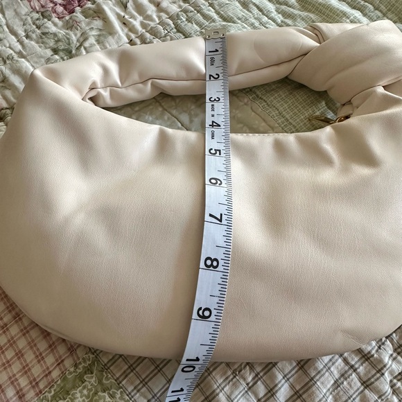 Melie Bianco Chic Cream Bag - Picture 9 of 9